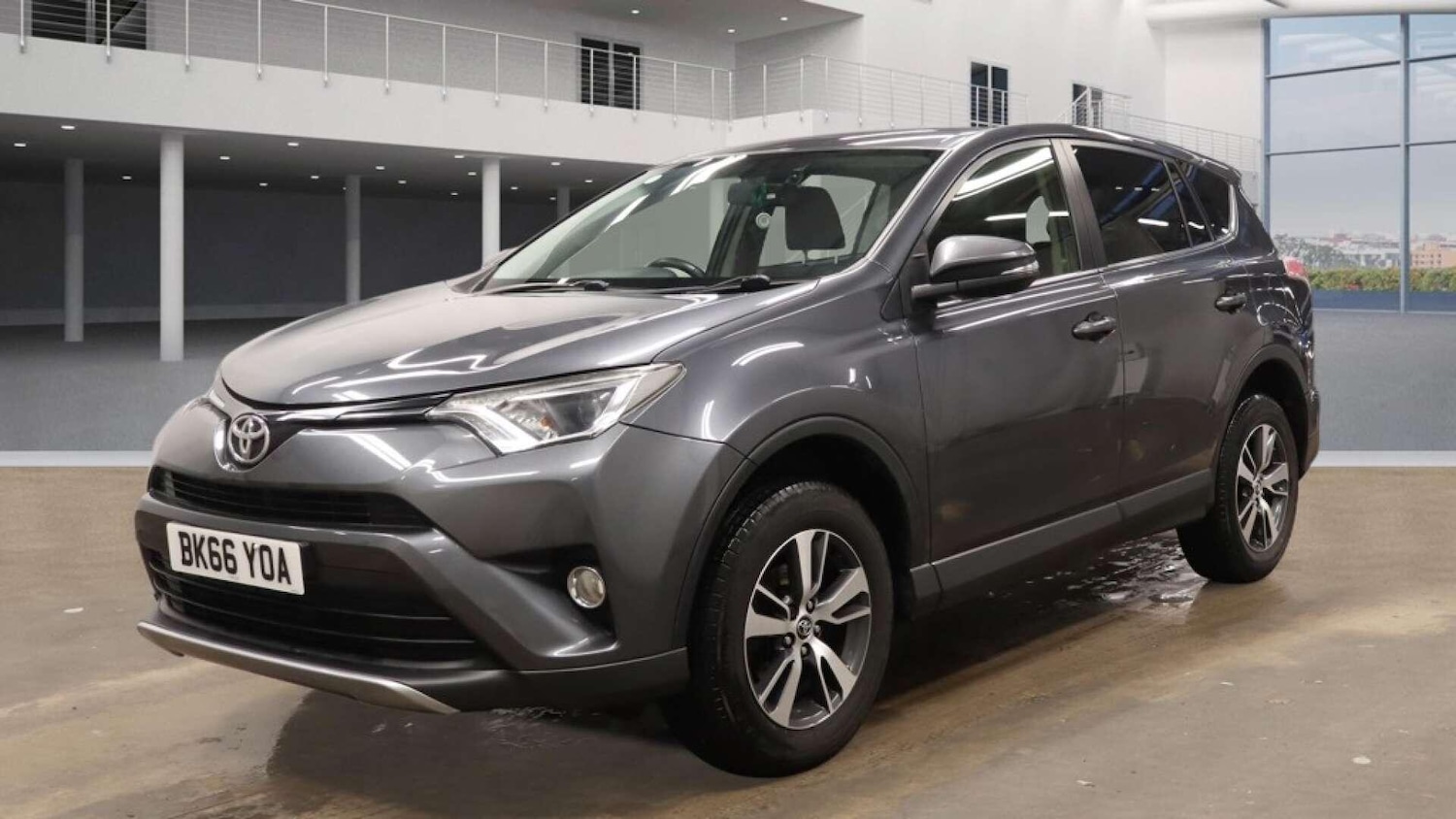 Used Toyota RAV4 2016 for sale - 77441334: Photo 2
