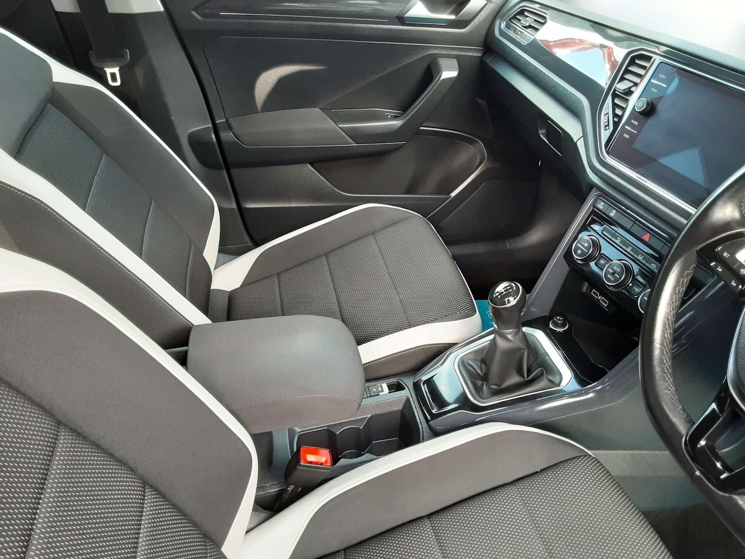 Used Volkswagen T-Roc 2018 for sale - 76807597: Photo 20