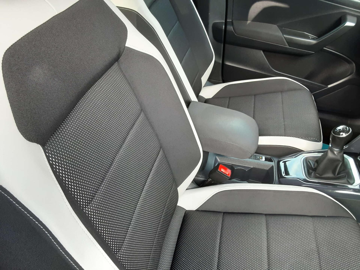 Used Volkswagen T-Roc 2018 for sale - 76807597: Photo 21