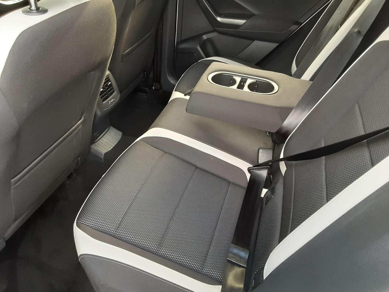 Used Volkswagen T-Roc 2018 for sale - 76807597: Photo 26