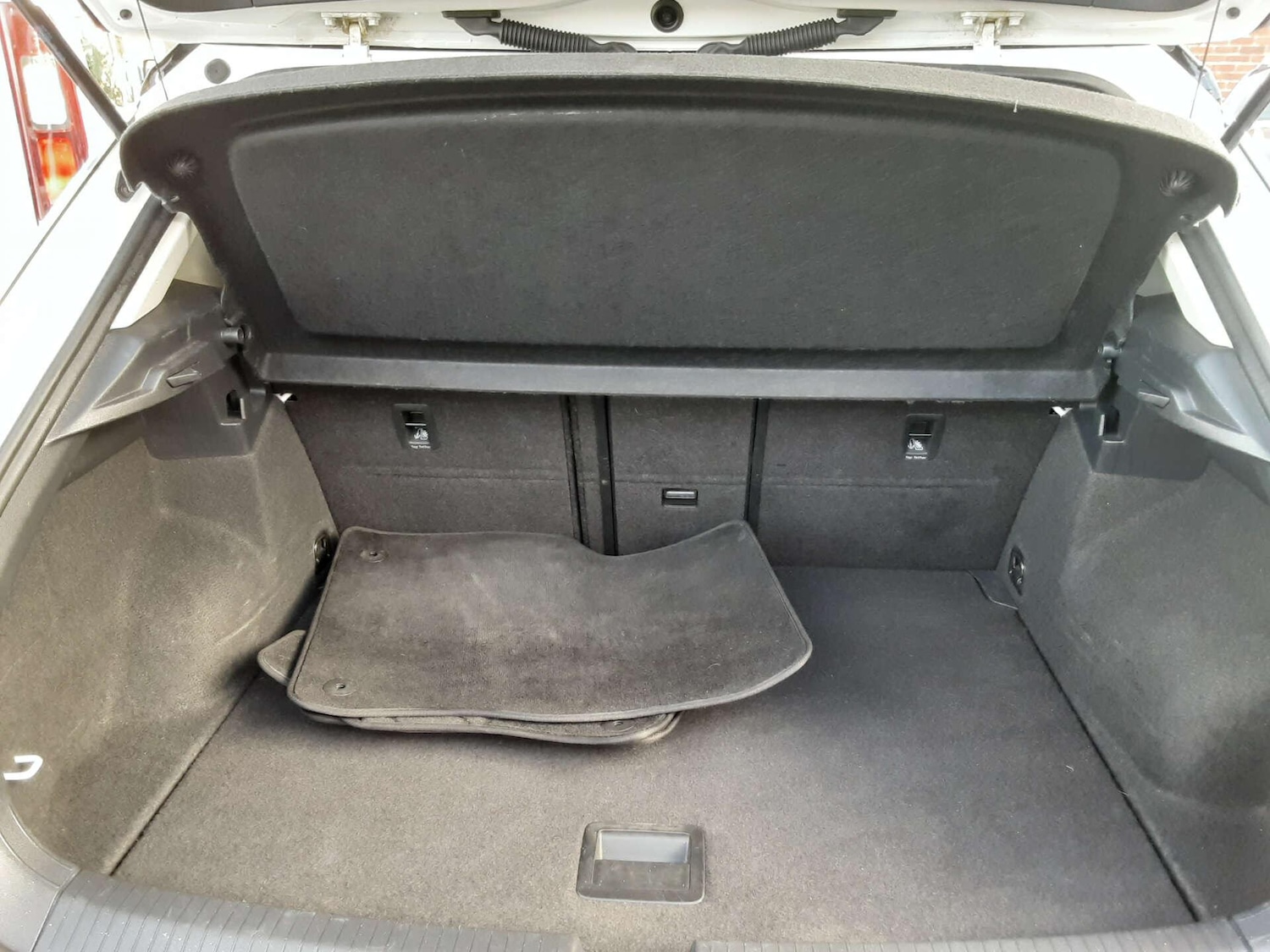 Used Volkswagen T-Roc 2018 for sale - 76807597: Photo 36