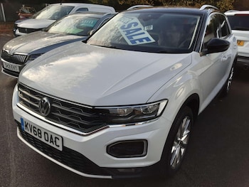 Used Volkswagen T-Roc 2018 for sale - 76807597: Photo