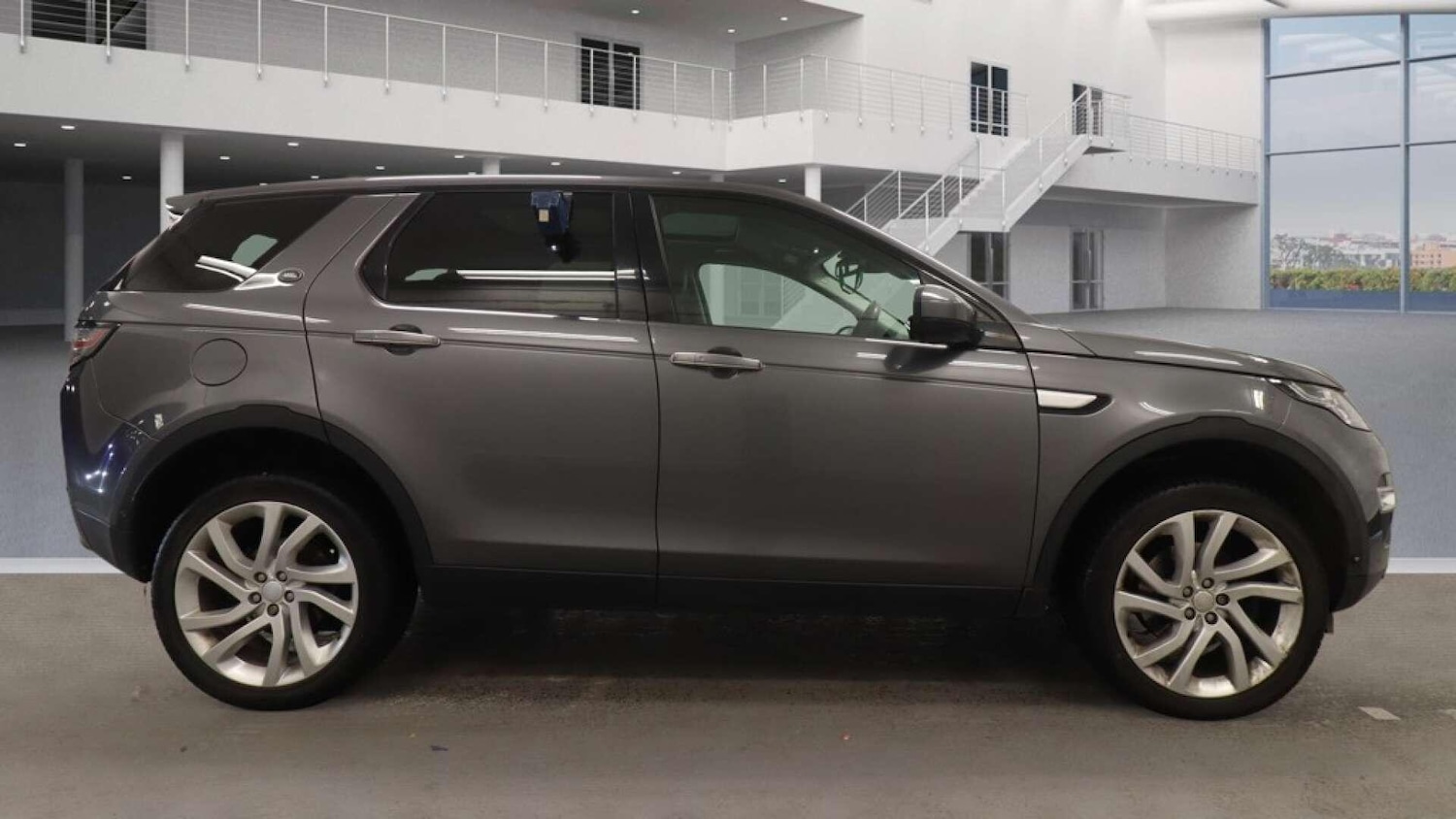 Used Land Rover Discovery Sport 2018 for sale - 76926801: Photo 5