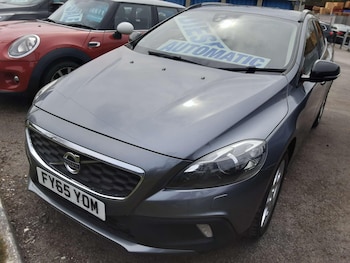 Used Volvo V40 2015 for sale - 78204580: Photo