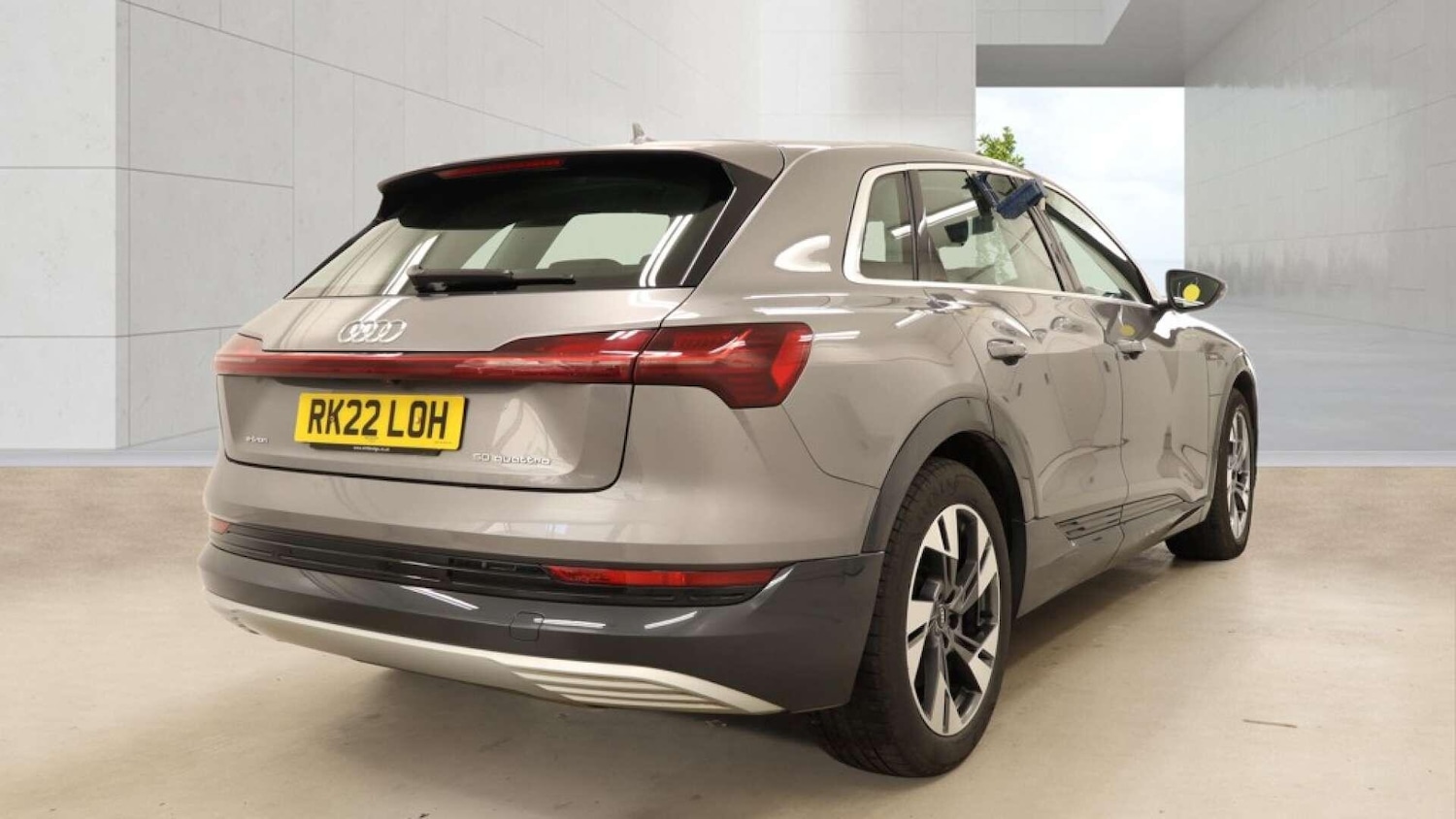 Used Audi e-tron 2022 for sale - 78156640: Photo 4