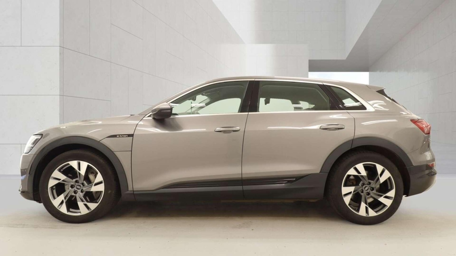 Used Audi e-tron 2022 for sale - 78156640: Photo 8