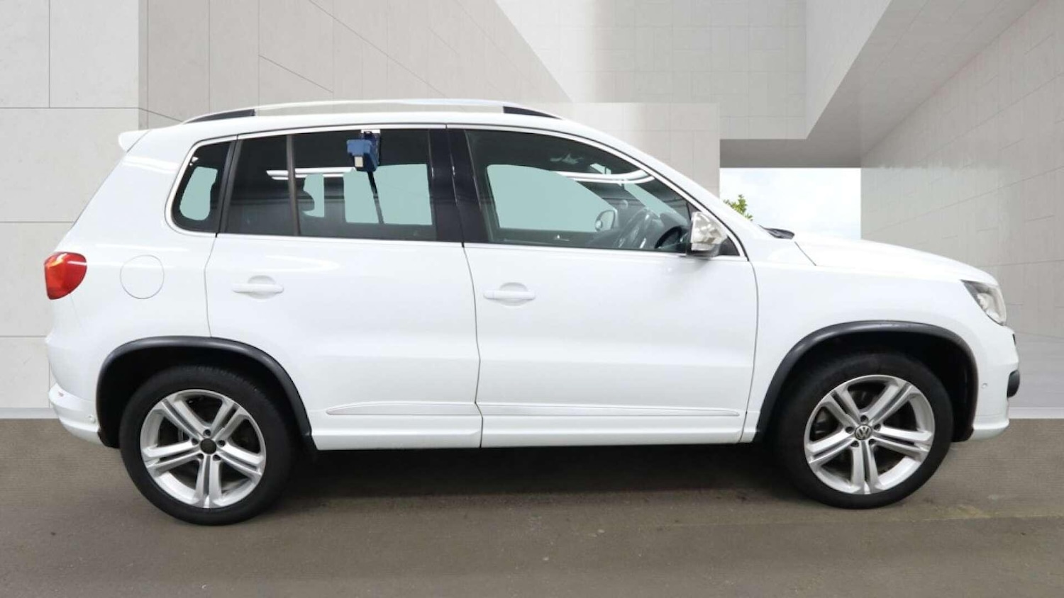 Used Volkswagen Tiguan 2015 for sale - 78184806: Photo 5