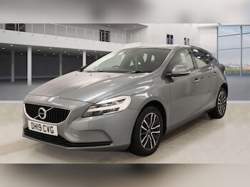 Used Volvo V40 2019 for sale - 77440548: Photo