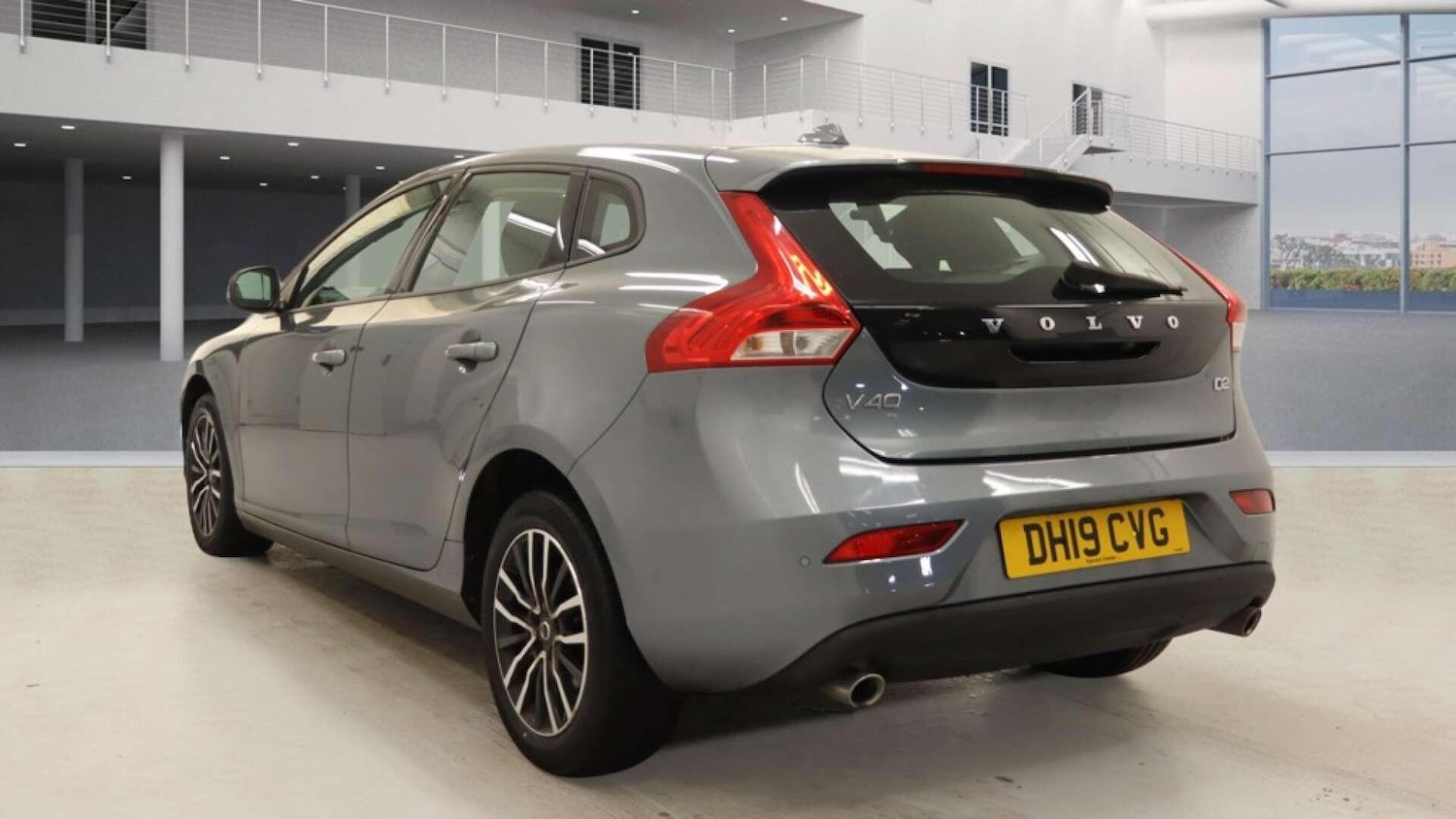 Used Volvo V40 for sale - 77440548: Photo 3