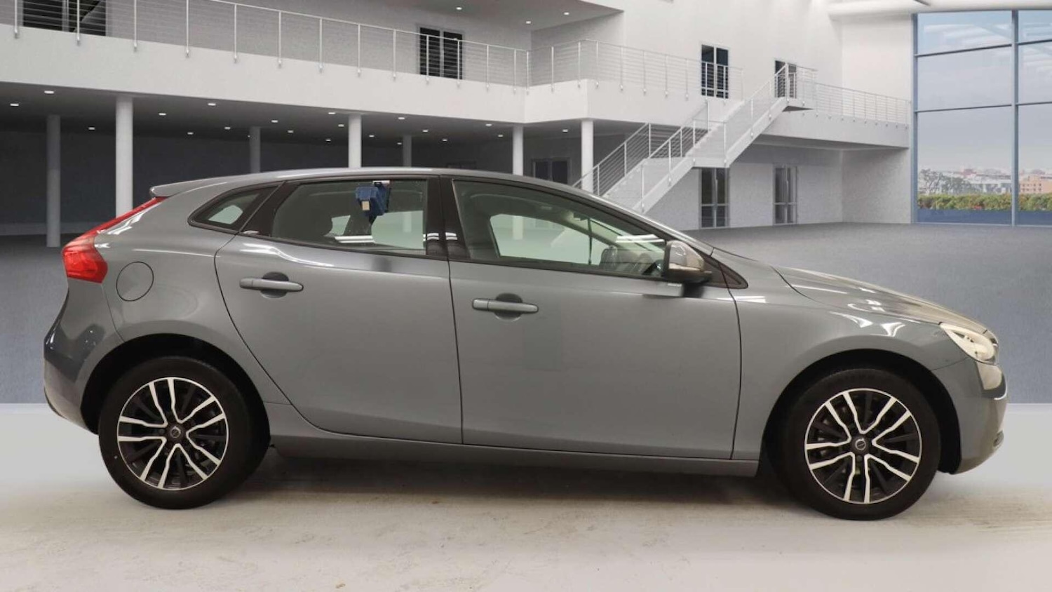 Used Volvo V40 for sale - 77440548: Photo 6