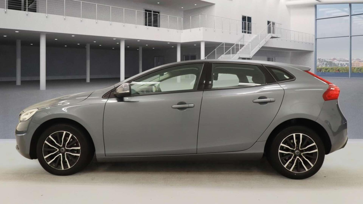 Used Volvo V40 for sale - 77440548: Photo 8