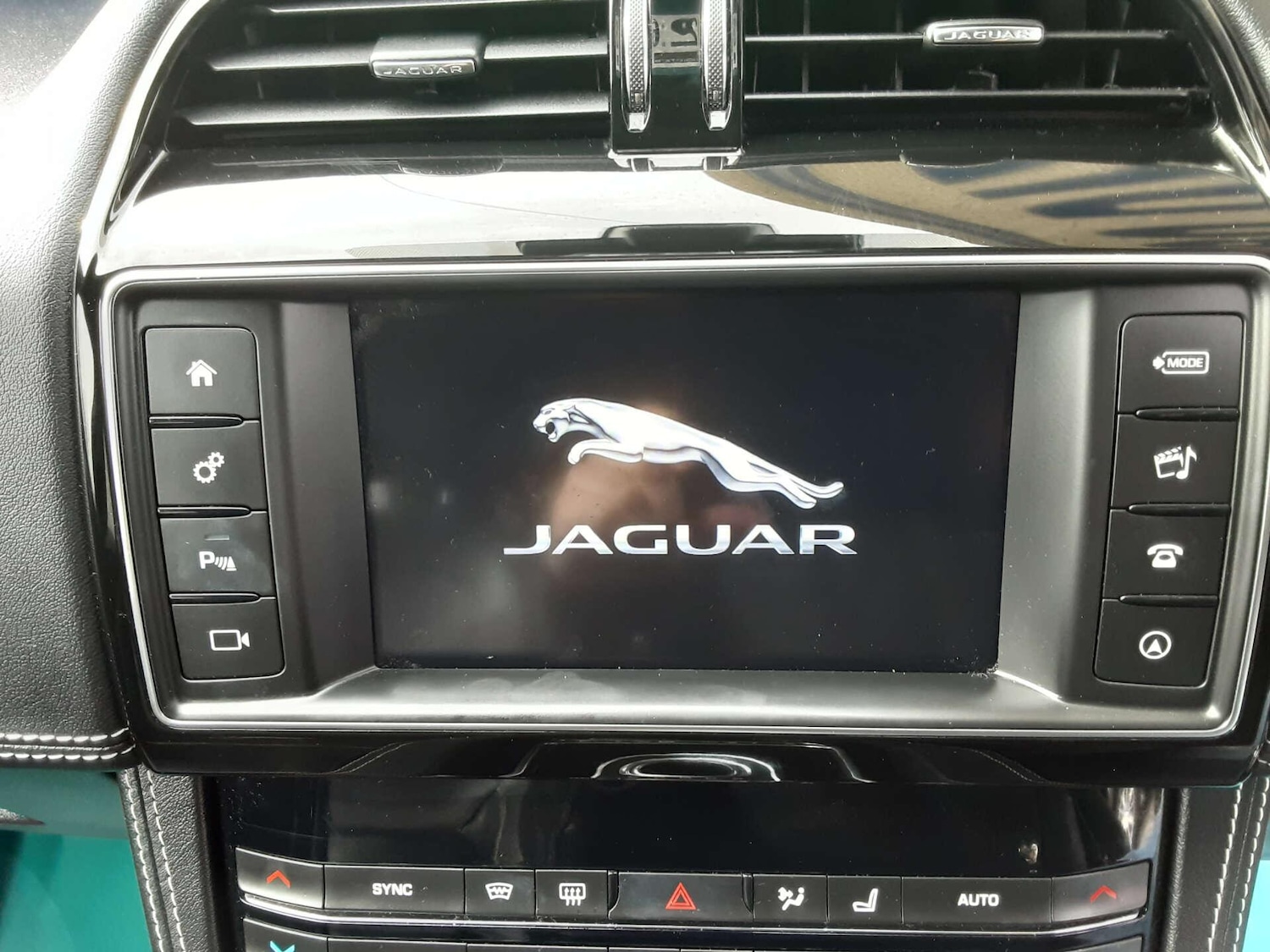 Used Jaguar F-Pace 2018 for sale - 77598693: Photo 38