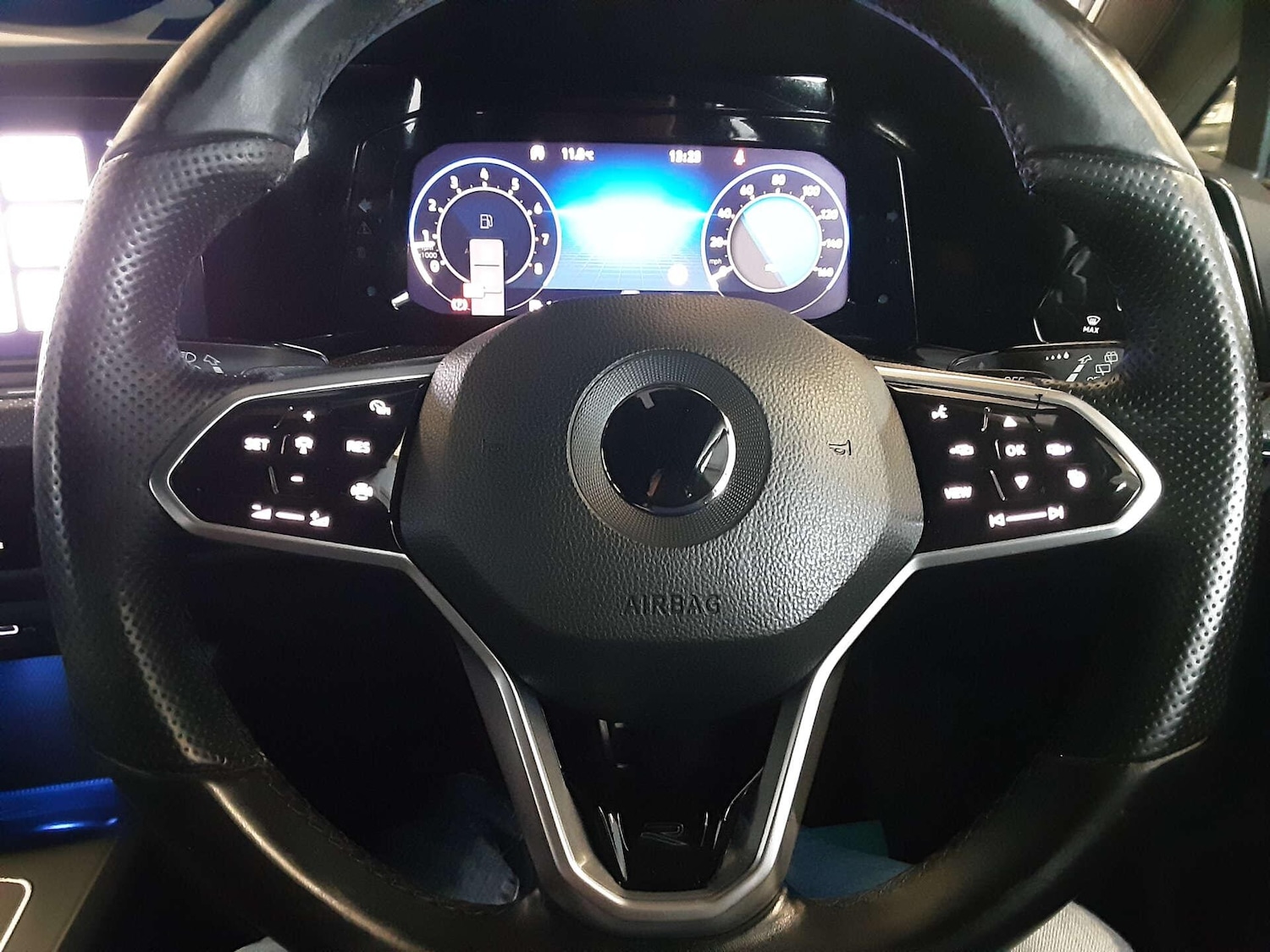 Used Volkswagen Golf 2021 for sale - 77525003: Photo 32