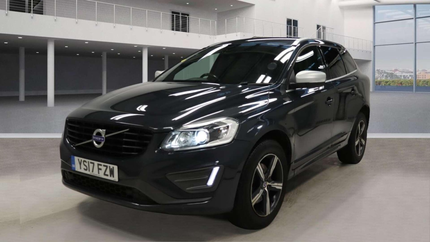 Used Volvo XC60 2017 for sale - 76807712: Photo 2