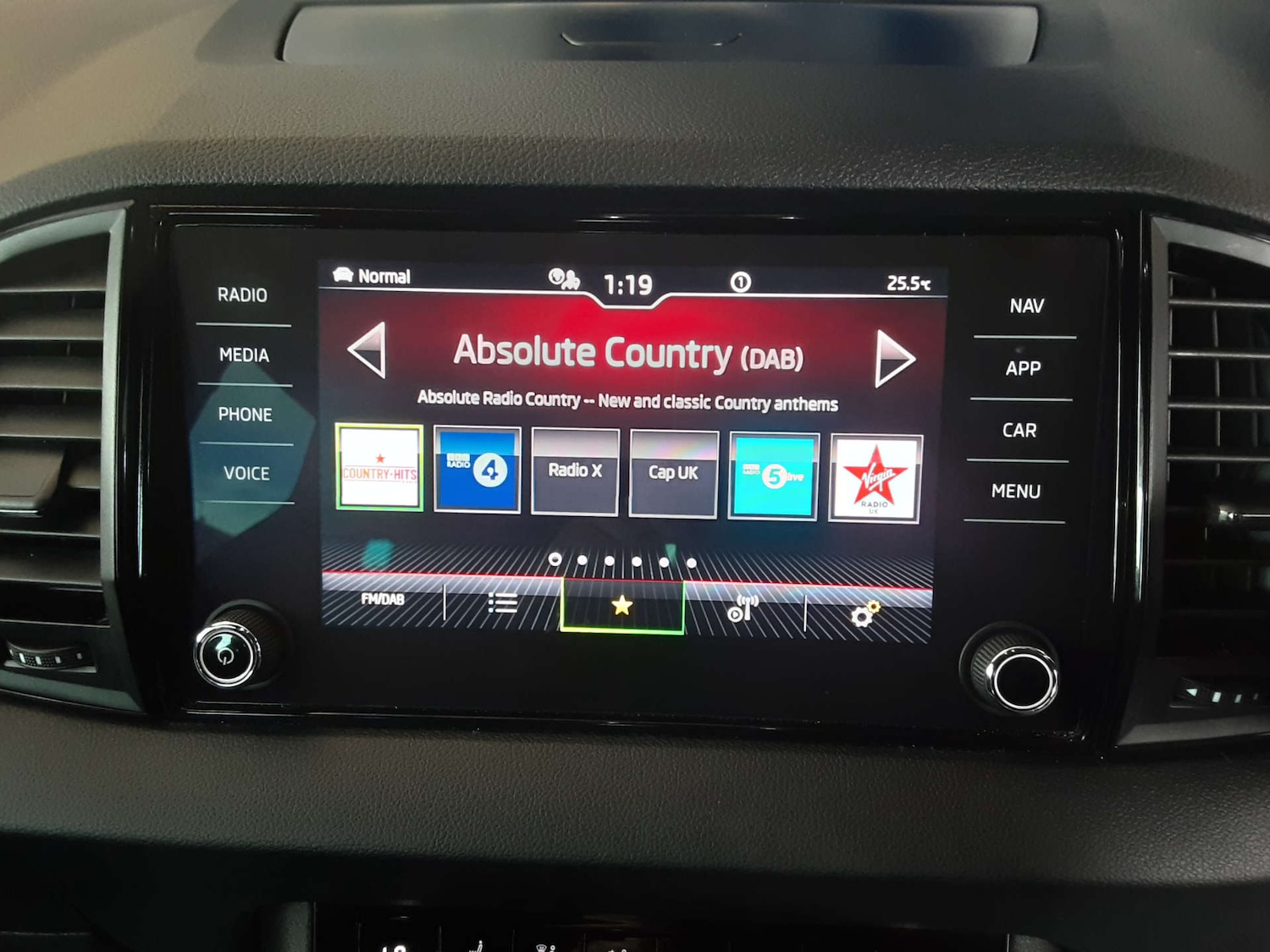 Used Skoda Karoq 2021 for sale - 76411992: Photo 40