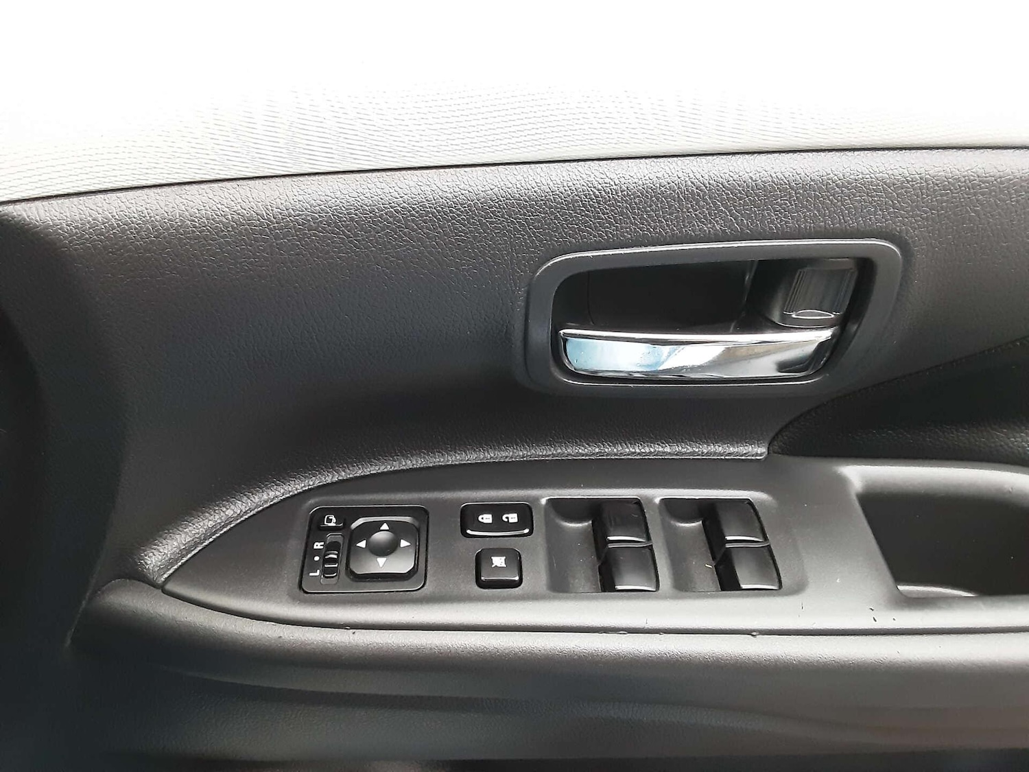 Used Mitsubishi Outlander 2014 for sale - 77017062: Photo 27