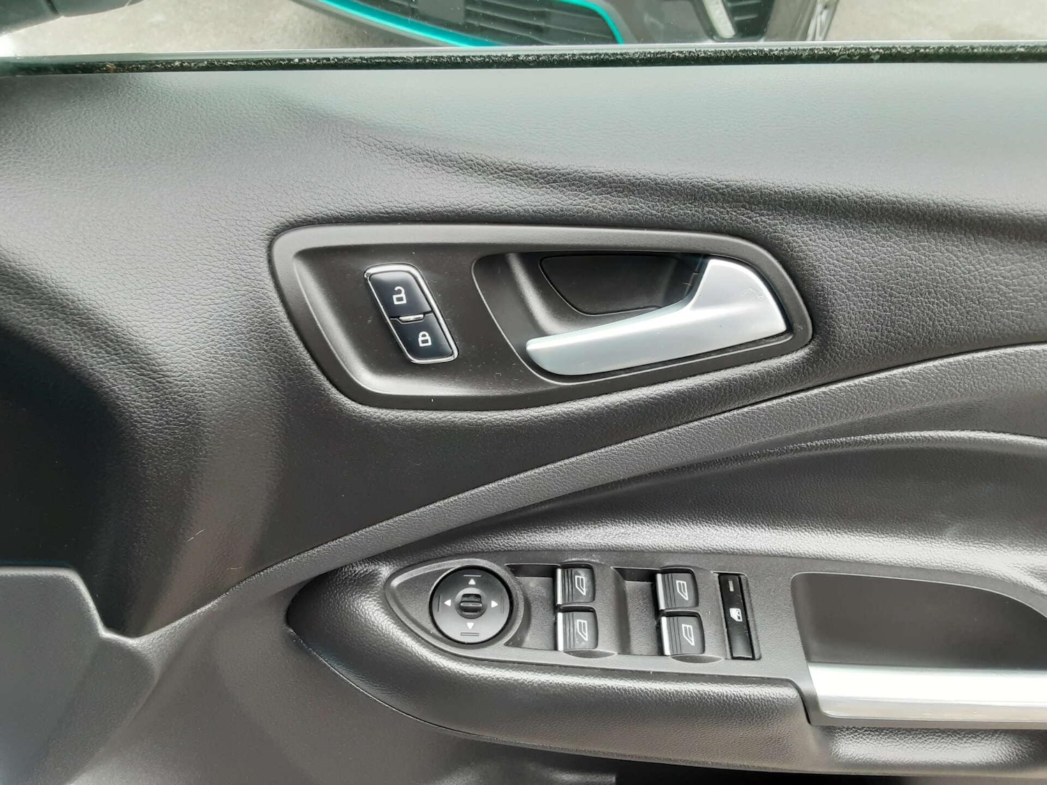 Used Ford Kuga 2015 for sale - 76807702: Photo 28