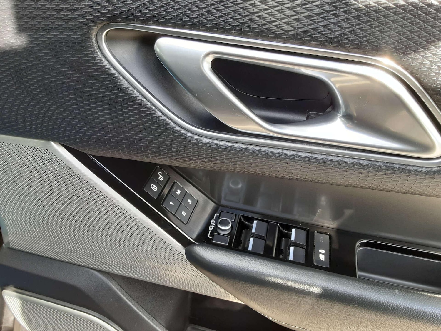 Used Land Rover Range Rover Velar 2018 for sale - 76807670: Photo 27