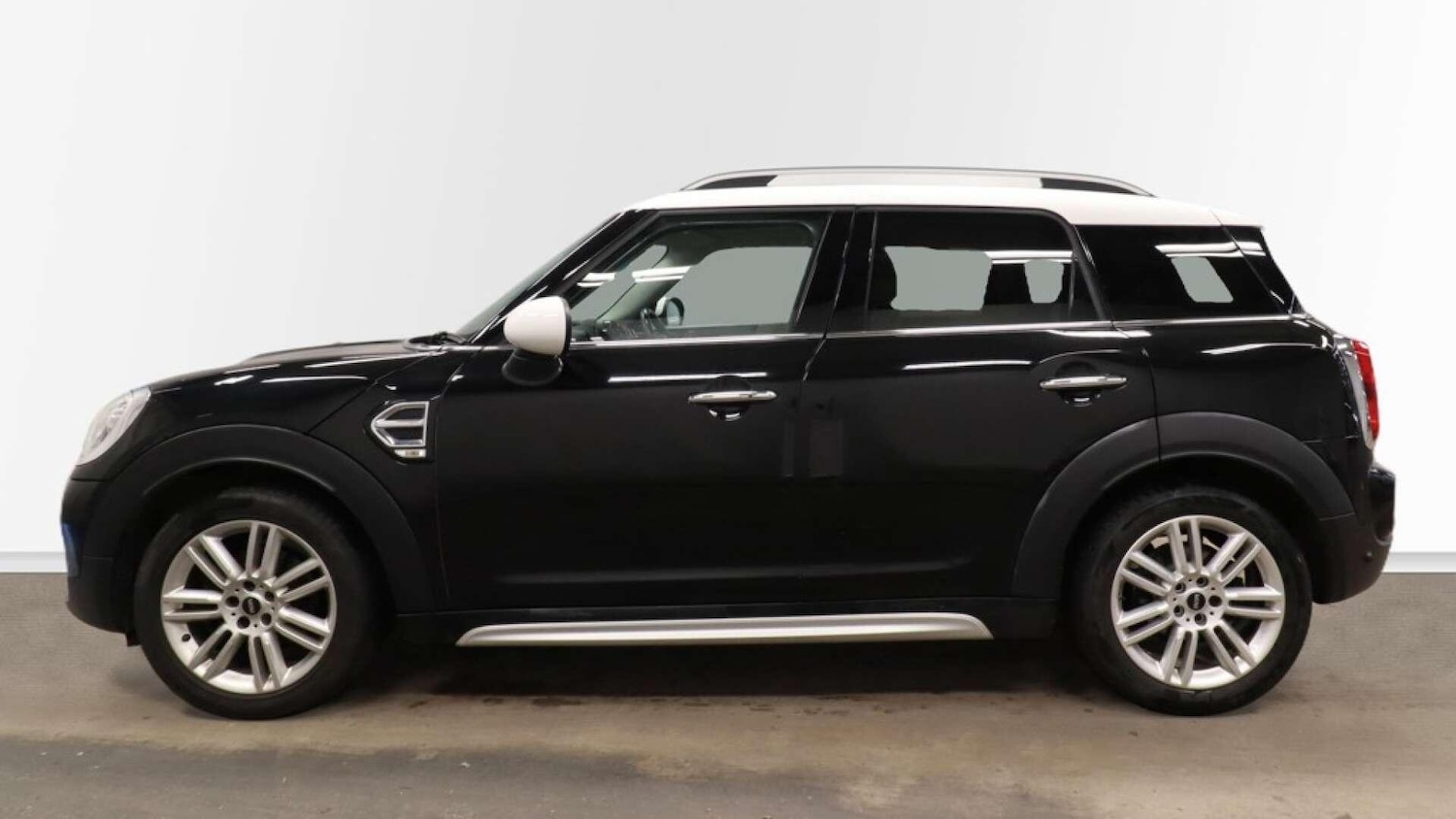 Used MINI Countryman 2017 for sale - 77131050: Photo 12