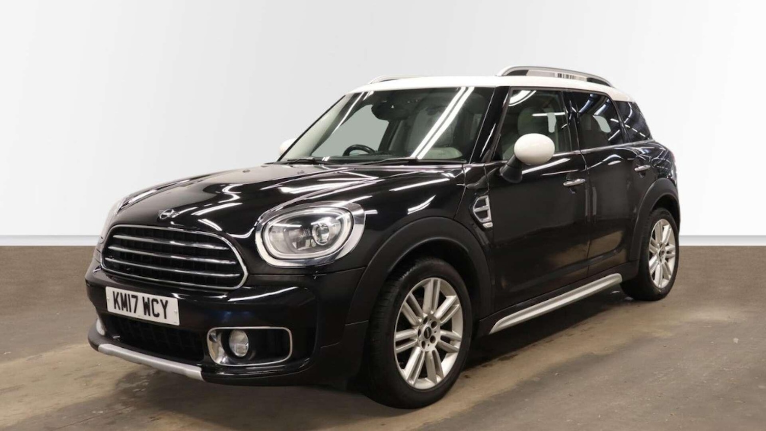 Used MINI Countryman 2017 for sale - 77131050: Photo 2