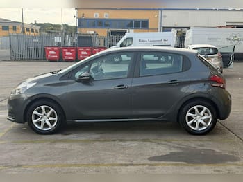 Used Peugeot 208 2016 for sale - 79645433: Photo