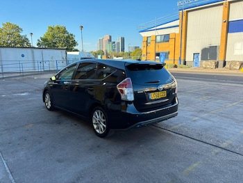 Used Toyota Prius+ 2015 for sale - 79496369: Photo