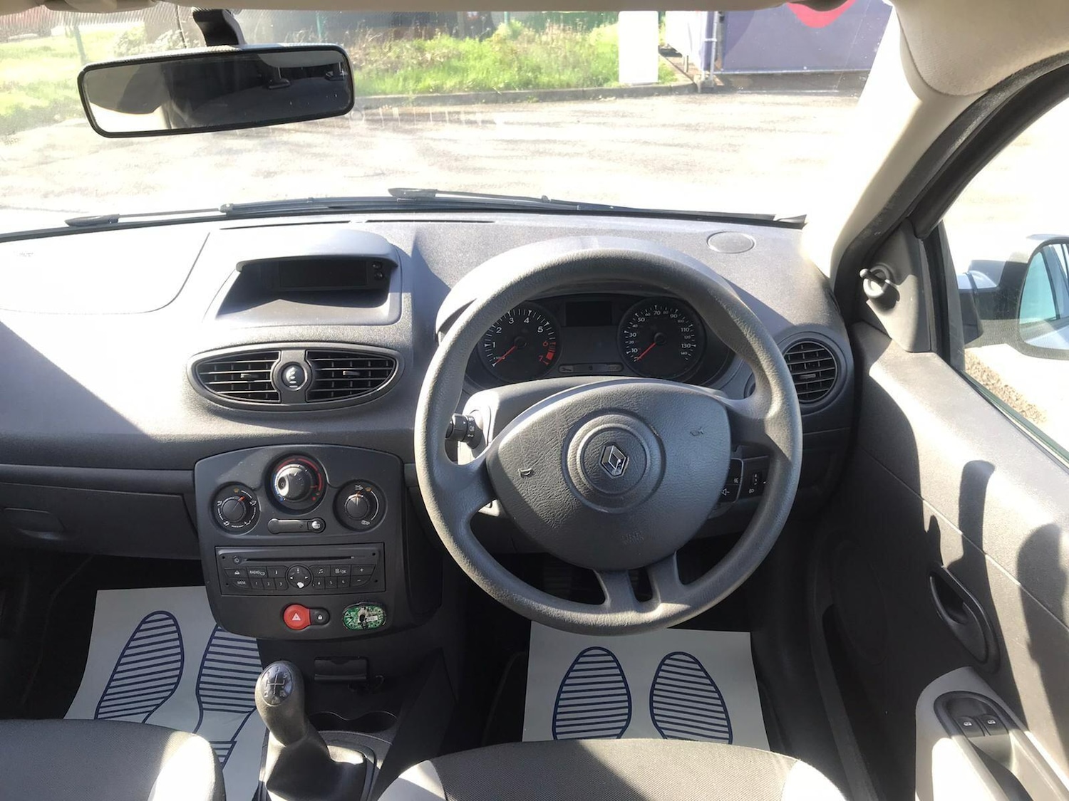 Used Renault Clio 2011 for sale - 77723203: Photo 11