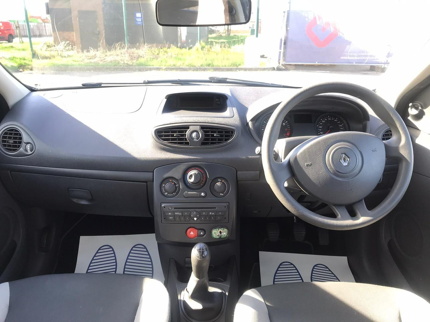 Used Renault Clio 2011 for sale - 77723203: Photo 12