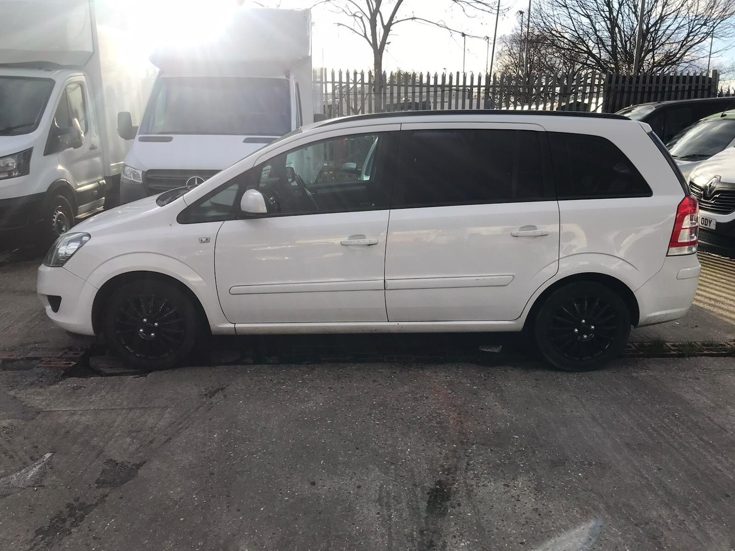 Used Vauxhall Zafira for sale - 77705415: Photo 2