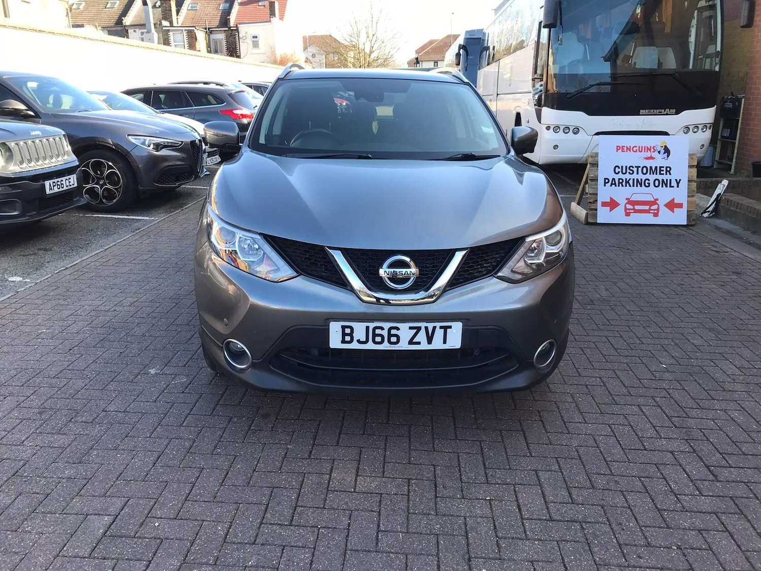 Used Nissan Qashqai 2016 for sale - 77939923: Photo 2