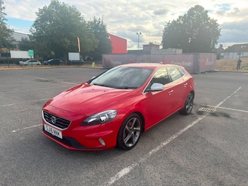 Used Volvo V40 2016 for sale - 79532854: Photo