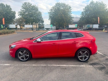 Used Volvo V40 2016 for sale - 79532854: Photo