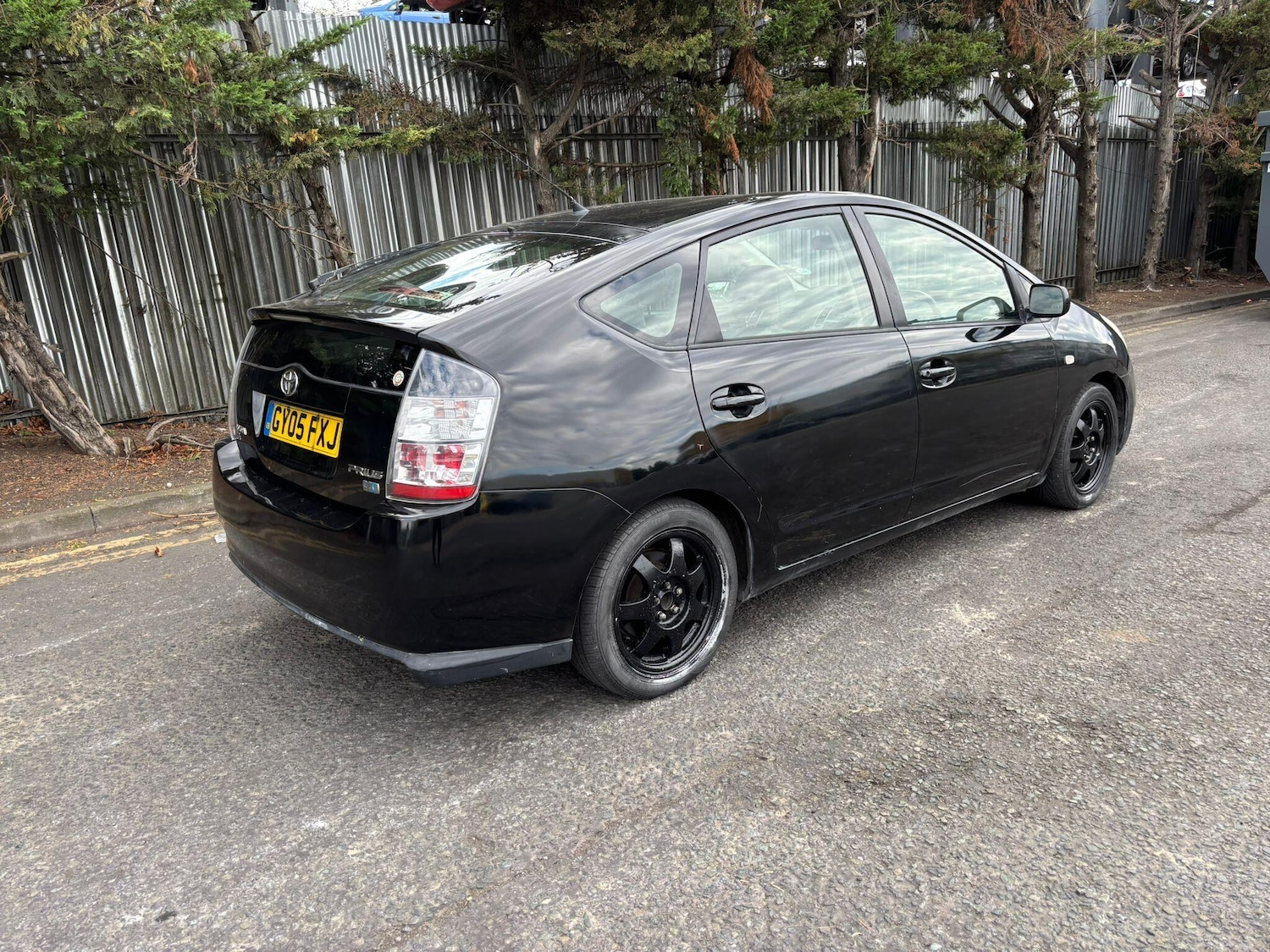 Used Toyota Prius 2005 for sale - 77030985: Photo 2