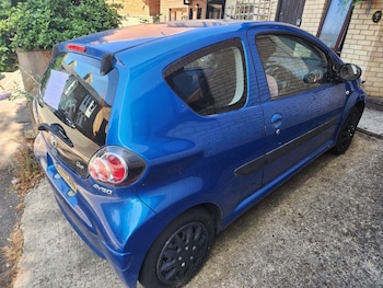 Used Toyota AYGO 2011 for sale - 79396486: Photo