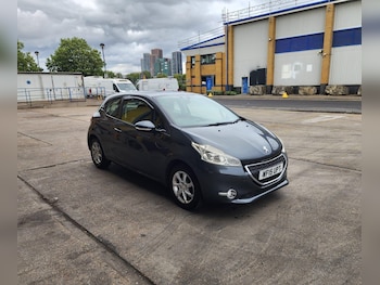 Used Peugeot 208 2015 for sale - 79426274: Photo