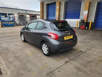 Used Peugeot 208 2015 for sale - 79426274: Photo