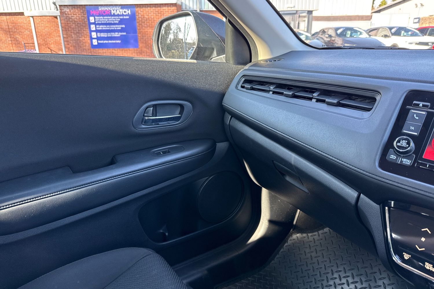 Used Honda HR-V 2017 for sale - 77758421: Photo 40