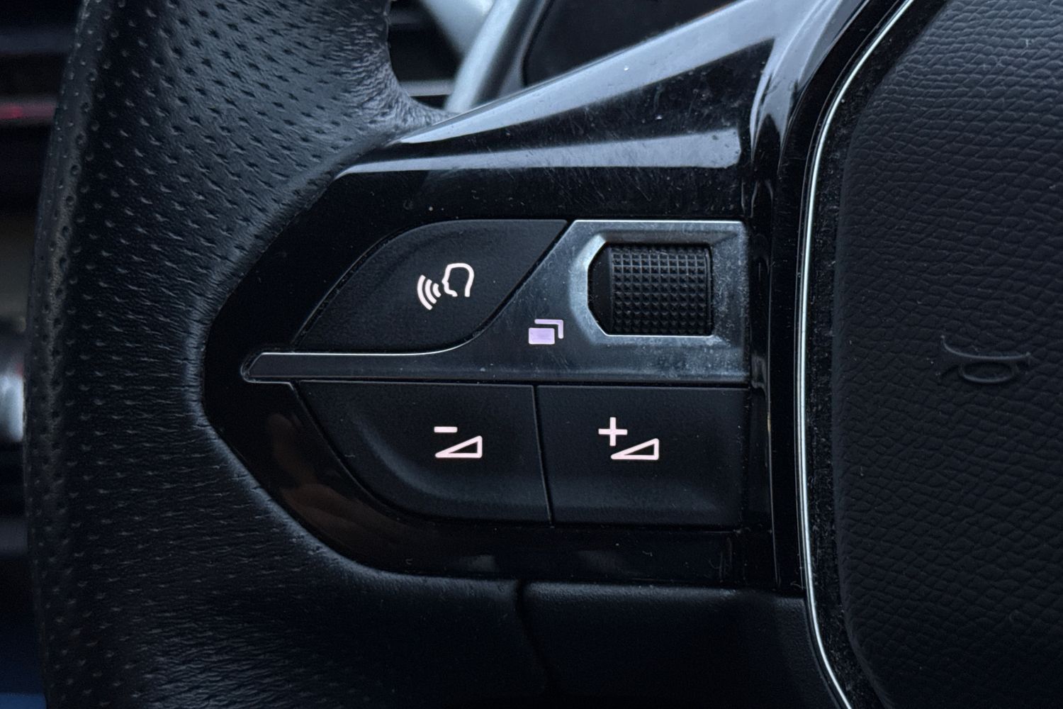 Used Peugeot 3008 2023 for sale - 77407601: Photo 39