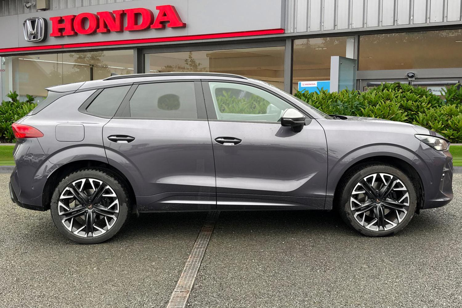 Used Cupra Terramar 2025 for sale - 77798429: Photo 3