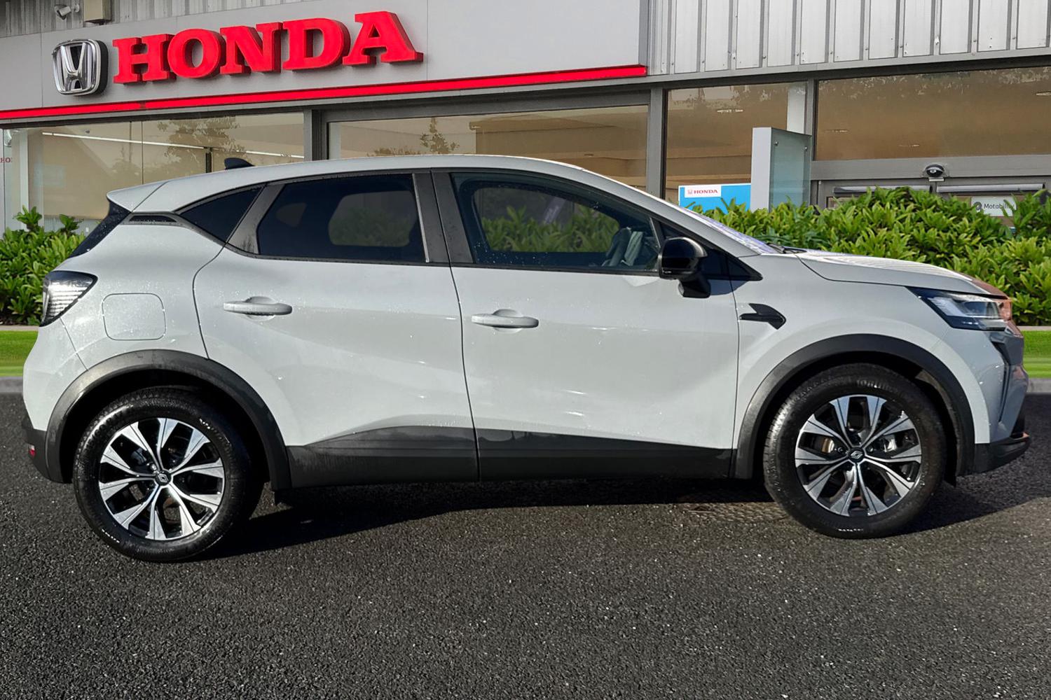 Used Renault Captur 2025 for sale - 77368485: Photo 3