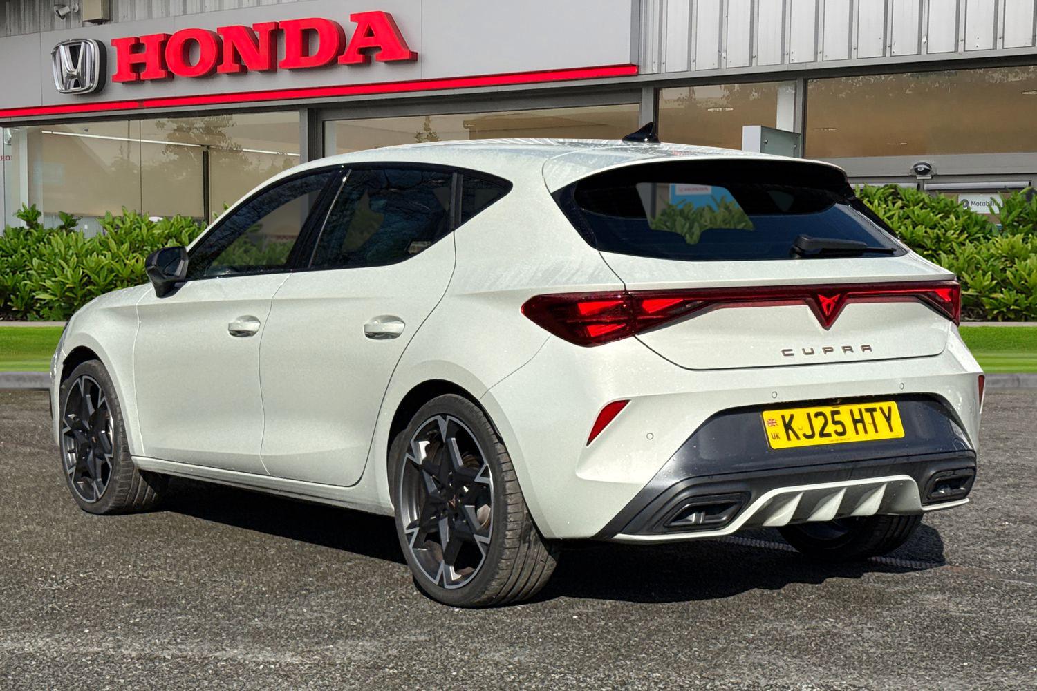 Used Cupra Leon 2025 for sale - 78122420: Photo 2
