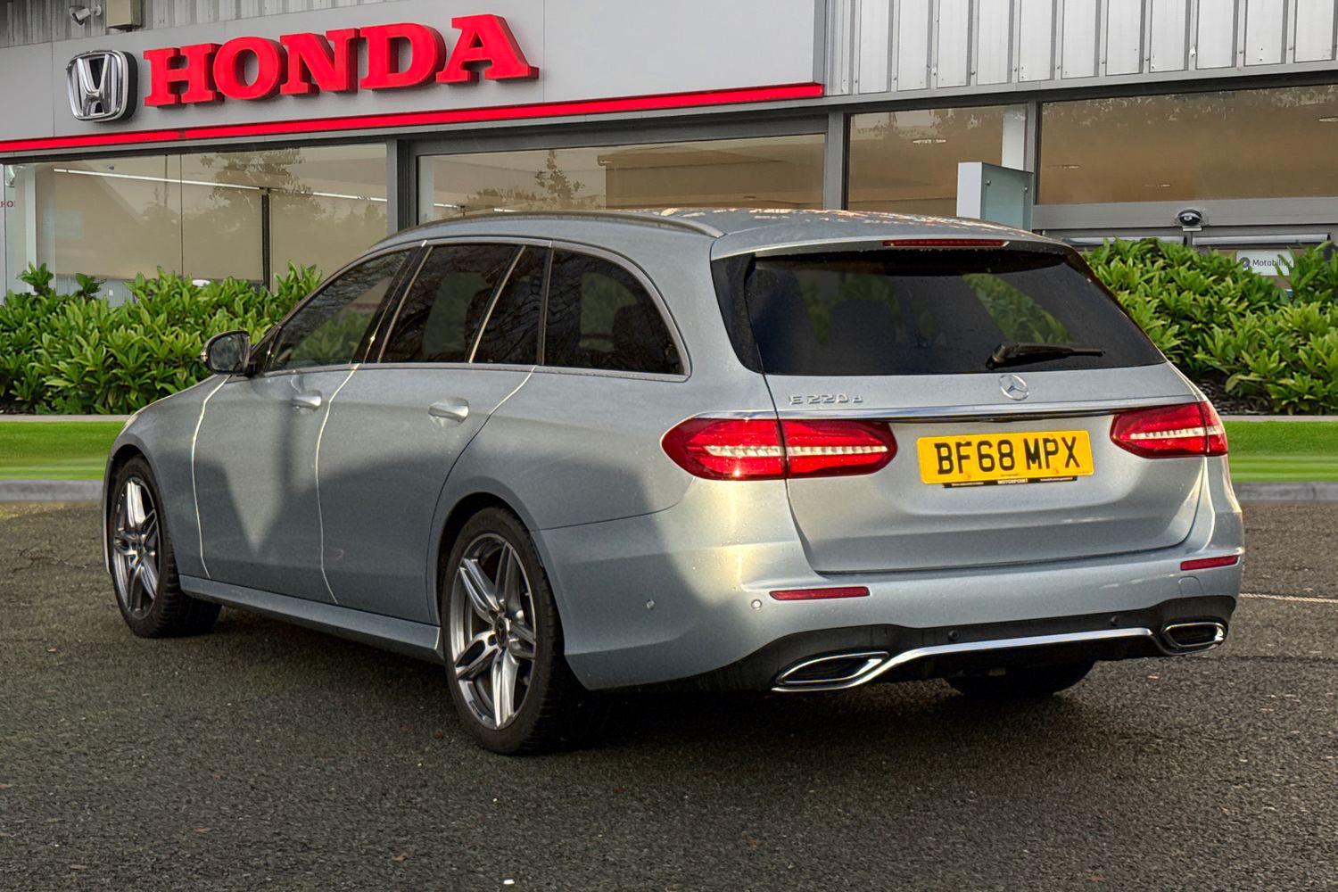 Used Mercedes-Benz E Class 2018 for sale - 77006855: Photo 2