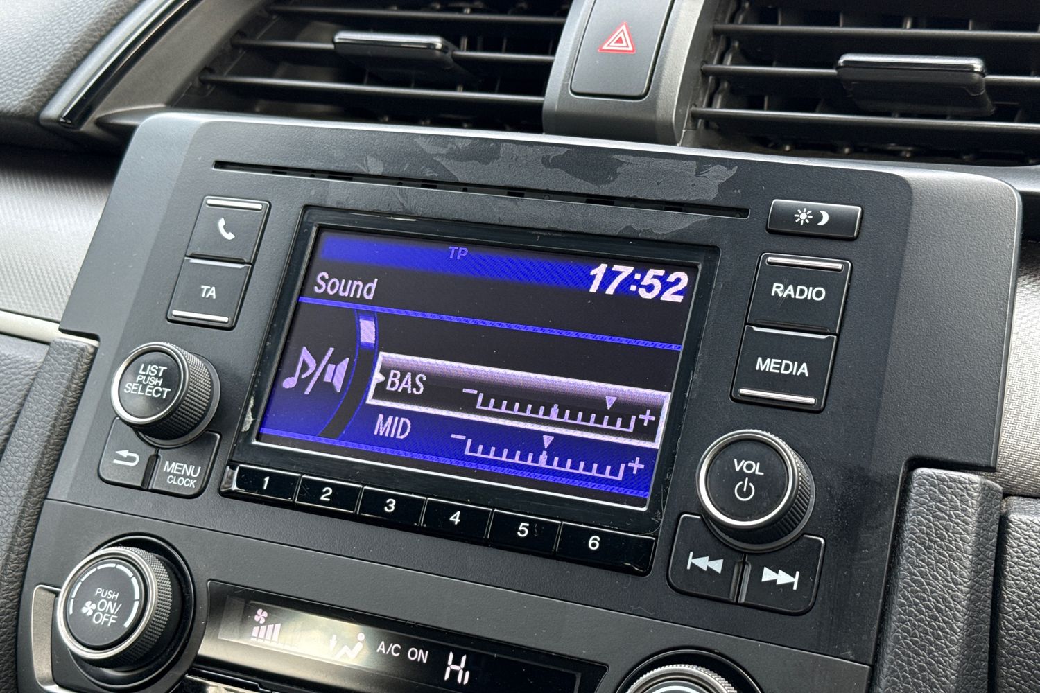 Used Honda Civic 2017 for sale - 77764523: Photo 40