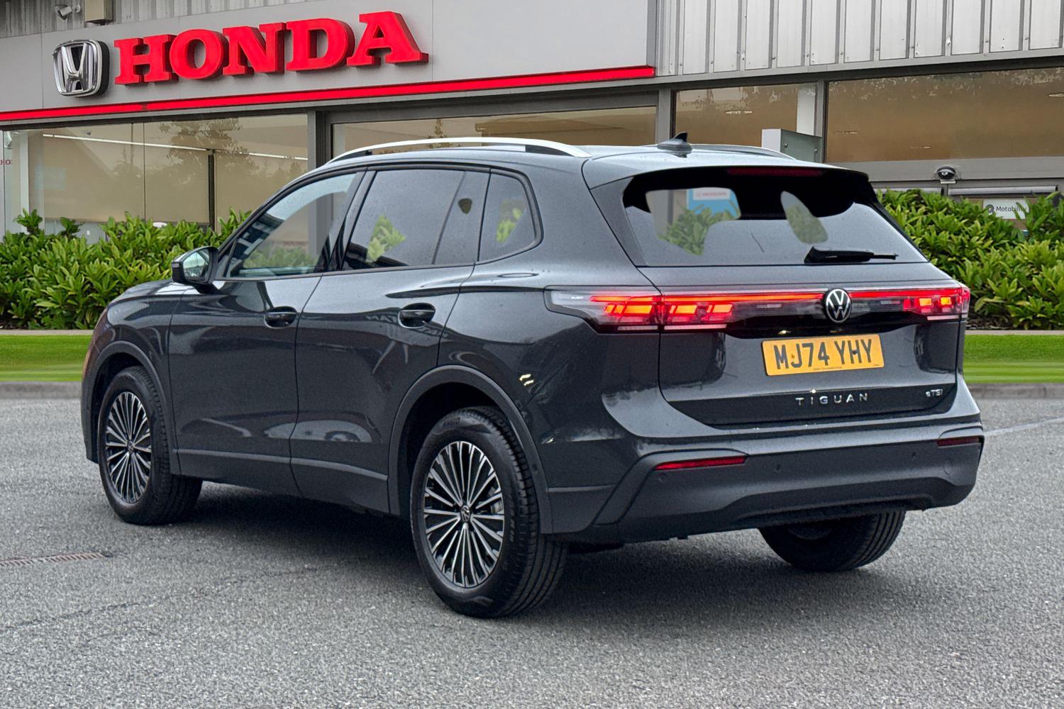 Used Volkswagen Tiguan 2024 for sale - 77429595: Photo 2