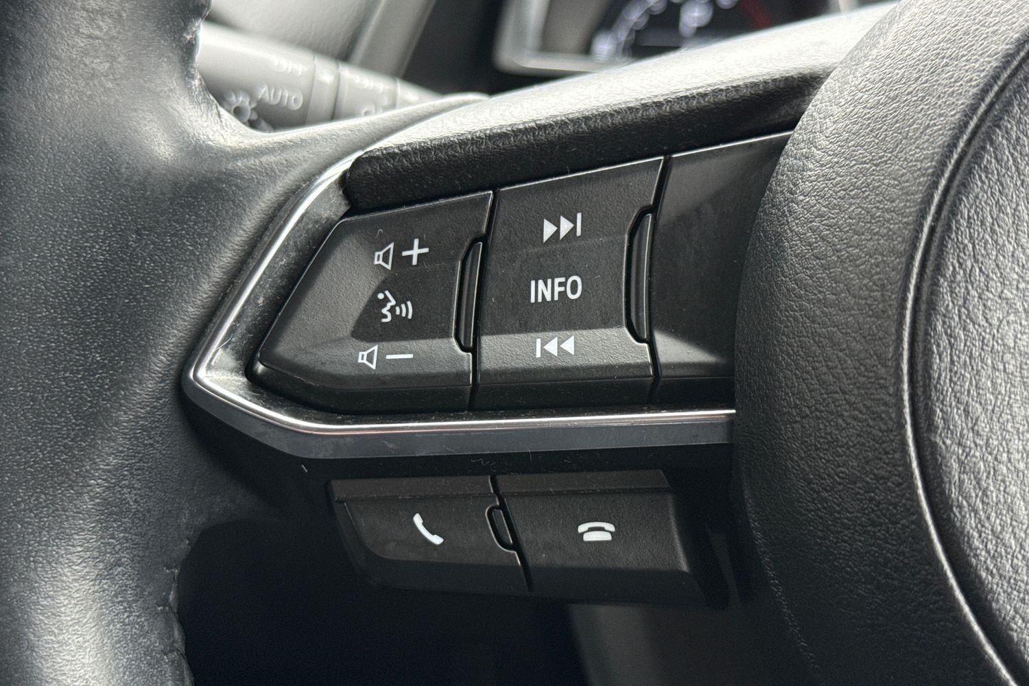 Used Mazda Mazda2 2022 for sale - 77812558: Photo 37