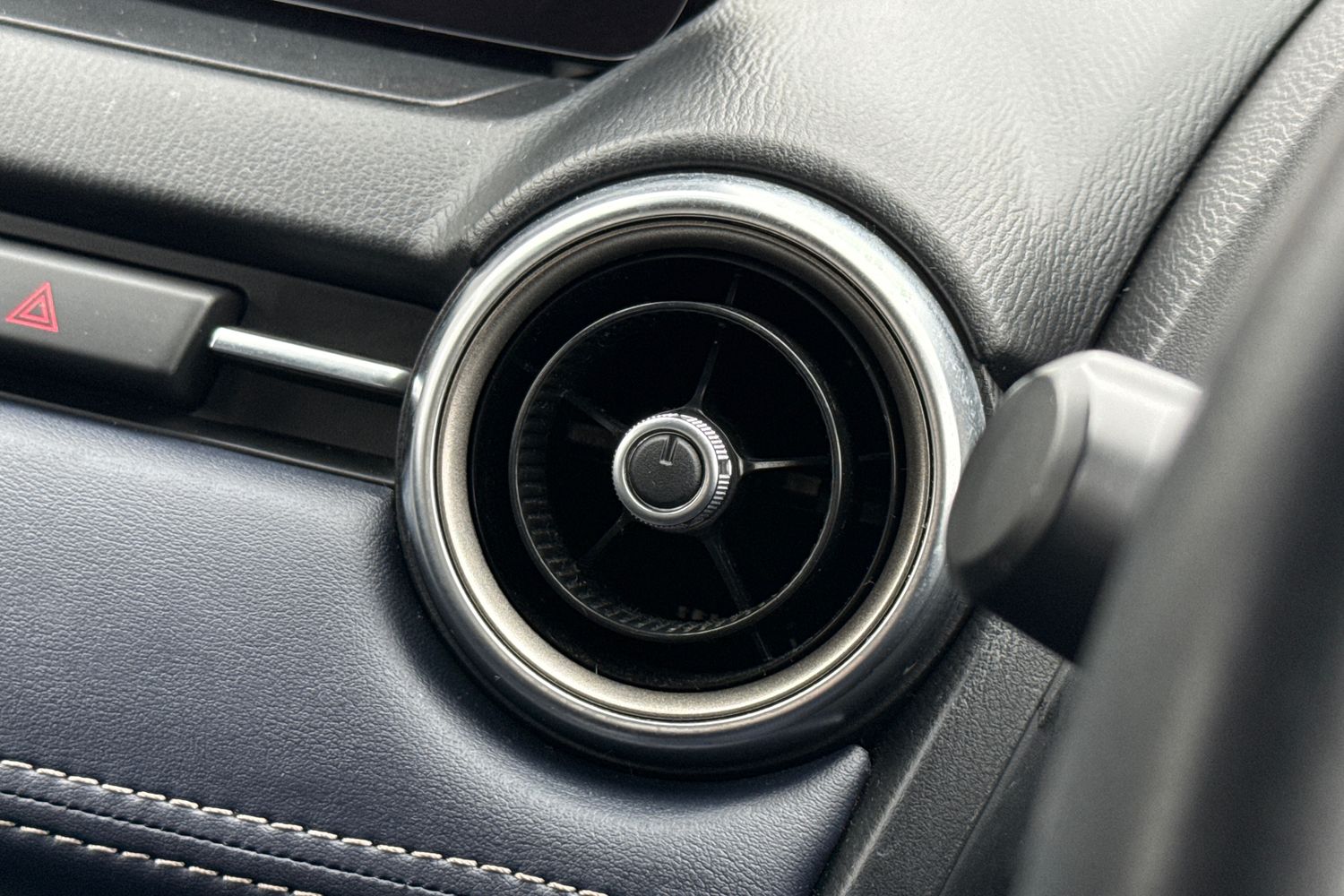 Used Mazda Mazda2 2022 for sale - 77812558: Photo 40