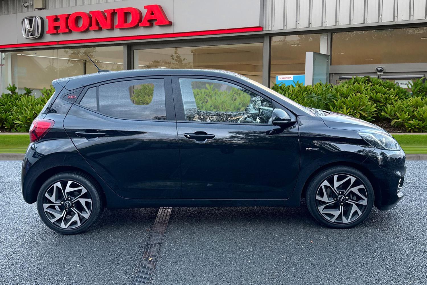 Used Hyundai i10 2023 for sale - 76405865: Photo 3