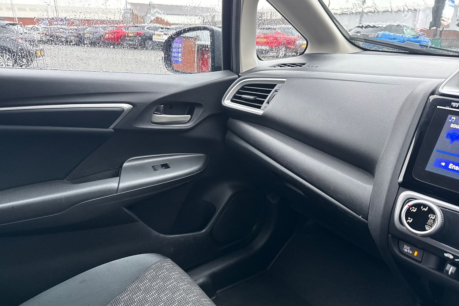 Used Honda Jazz 2017 for sale - 76820075: Photo 39