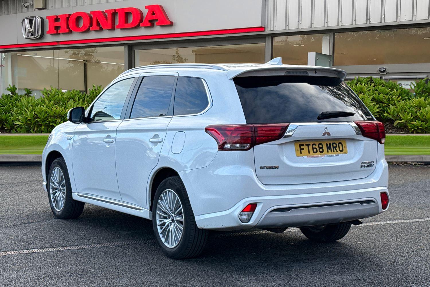 Used Mitsubishi Outlander 2018 for sale - 76391029: Photo 2
