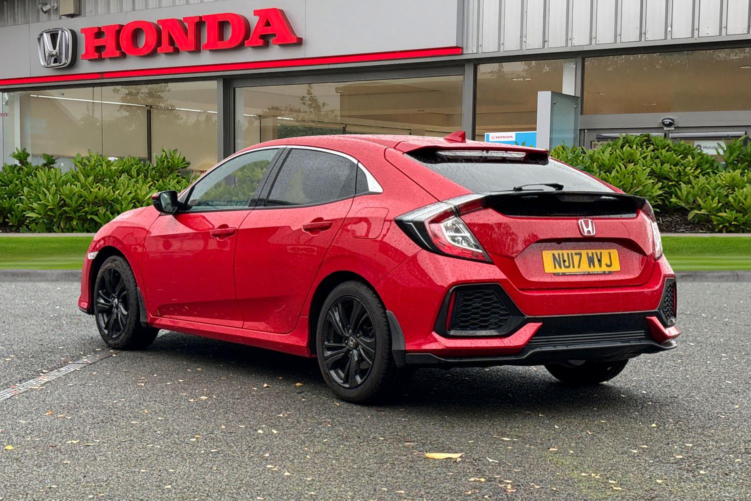 Used Honda Civic 2017 for sale - 76469314: Photo 2